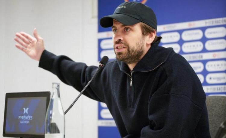 世体：在安道尔FC比赛后，皮克在更衣室通道内与裁判爆发激烈争吵