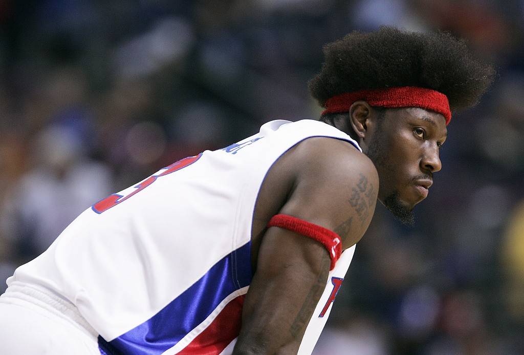 真挚的祝福！祝活塞名宿“大本钟”本-华莱士51岁生日快乐！